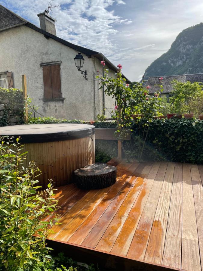 Le Monrepos Avec Jacuzzi Nordique Apartment Bielle Exterior photo